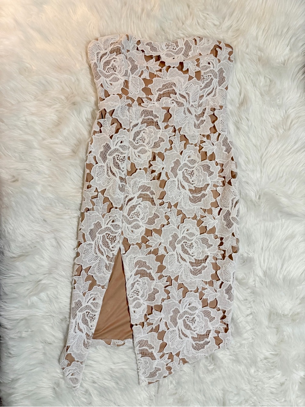 Showpo Lace To Lace Strapless White Lace Midi Dress NWT Size 6 - Picture 2 of 16